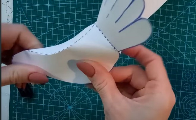 Голубь мира из бумаги 8